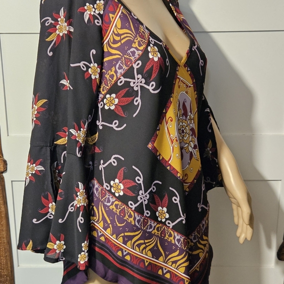 Heart and Soul Women's Sheer Top - Picture 2 of 9